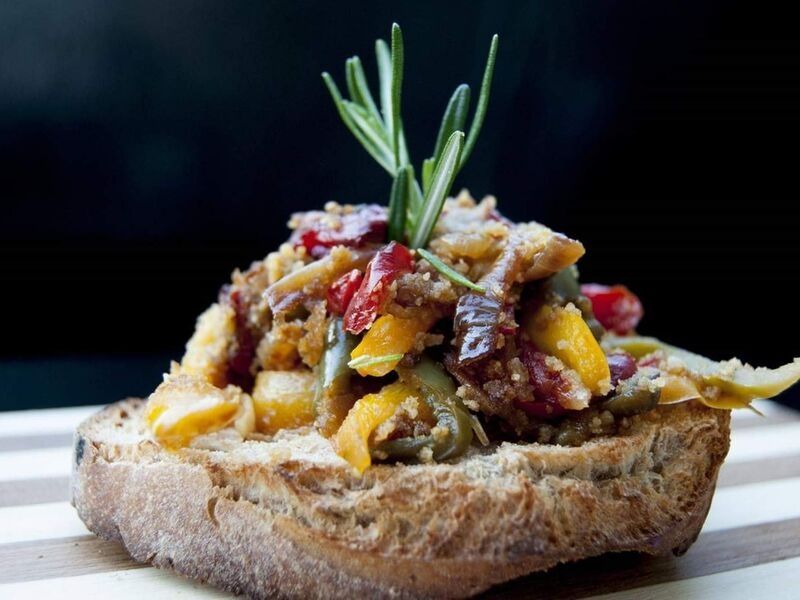 Bruschette Con Caponata Ricette Vegane E Gustose Pronte In Pochi Minuti